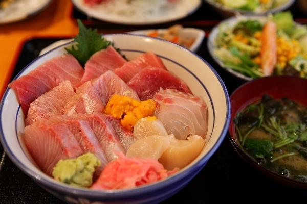 鮮魚料理　伊勢屋