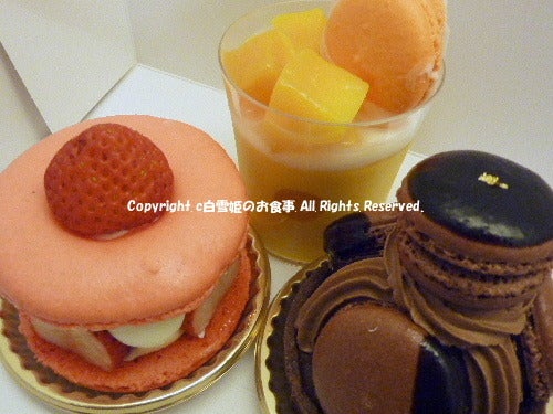 マドモアゼルマカロンのマカロンケーキ