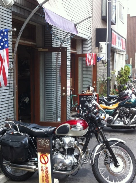 ５inch バーガーを喰らう！ THE PANHEAD'S HEAVEN SALOON