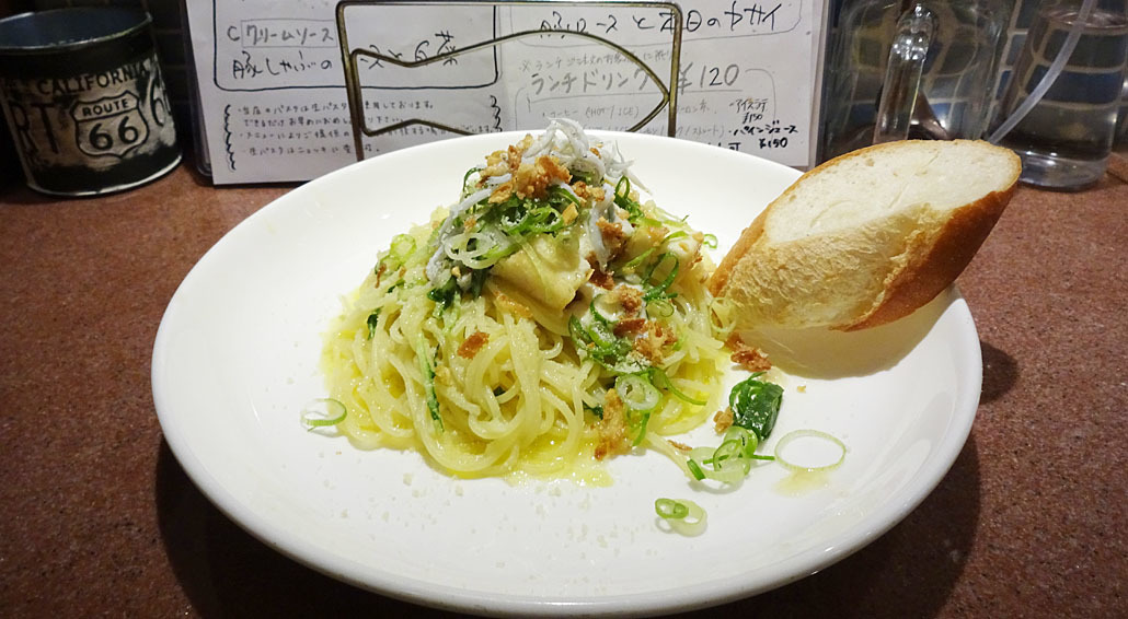 生パスタは「揚げ豆腐とシラス、水菜、青ネギ」で♪＠「Bar Gargotta（ガルゴッタ）」